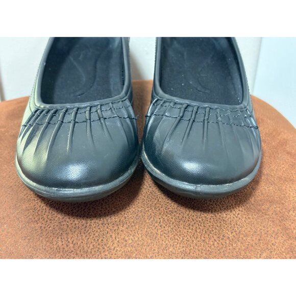 WOMENS COMFORT SLIP ON BLACK CASUAL EVERYDAY SHOES SIZE 8.5M LIGHTWEIGHT - Picture 2 of 9